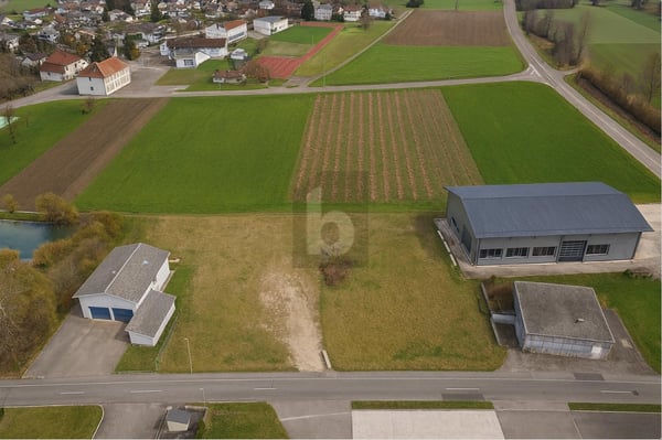 BUSINESS-STANDORT MIT ZUSÄTZLICHEN RAUMEINHEITEN 2