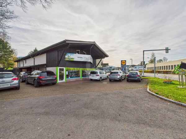 IHR BUSINESS AN STARK FREQUENTIERTER LAGE 3