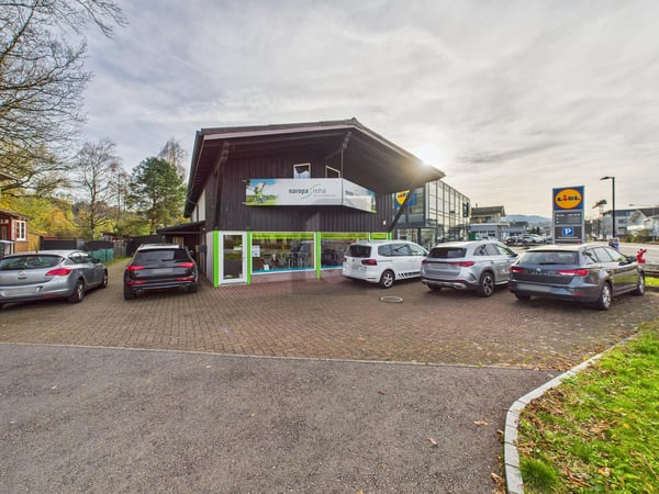 IHR BUSINESS AN STARK FREQUENTIERTER LAGE 1