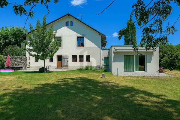 RIVE GAUCHE : VILLA JUMELÉE AU CADRE D’EXCEPTION 2