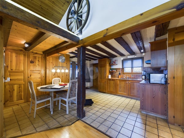 UN LIEU DE VIE UNIQUE AVEC UN GRAND JARDIN 1