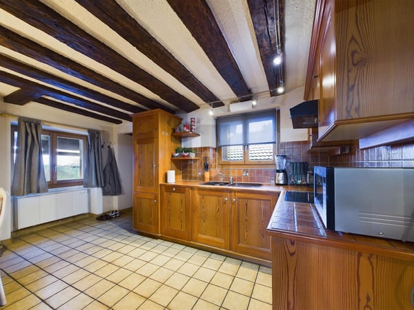 UN LIEU DE VIE UNIQUE AVEC UN GRAND JARDIN 4