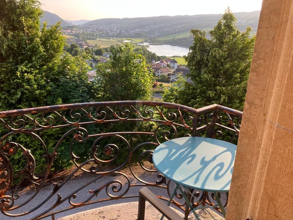 DANS MAGNIFIQUE MANOIR AVEC VUE LAC 2