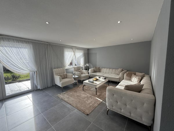 ENTIÈREMENT RÉNOVÉE MODERNE EXCEPTIONNELLE 4