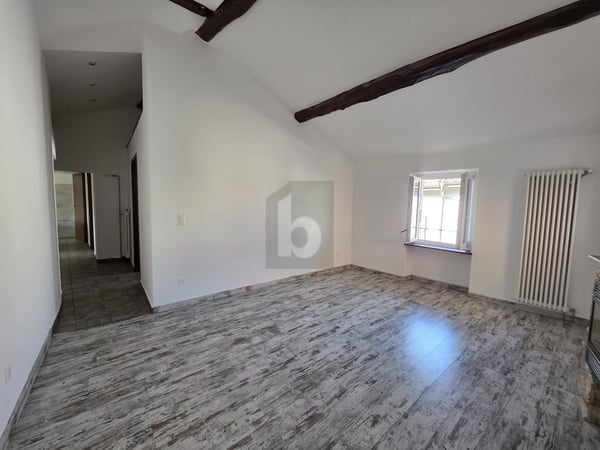 ACCOGLIENTE E SOLEGGIATO IN POSIZIONE CENTRALE 2