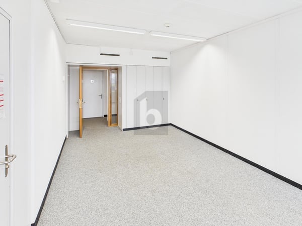 PRAKTISCH UND FLEXIBEL (BÜRO 4.05) 2