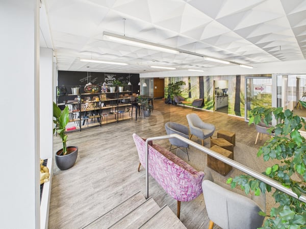 PRAKTISCH UND FLEXIBEL (BÜRO 4.05) 3