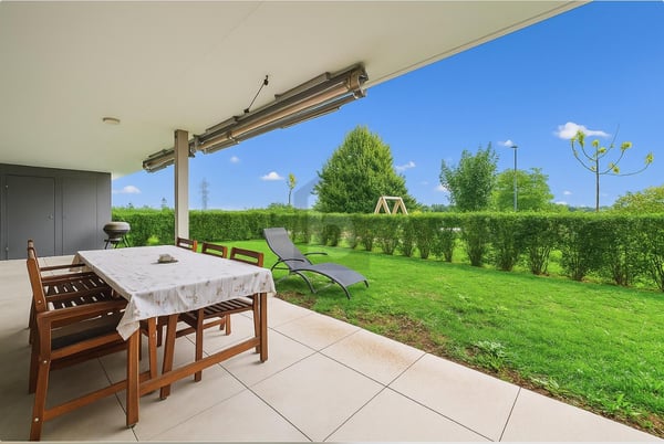 HOCHWERTIG MIT SONNIGEM GARTEN 1