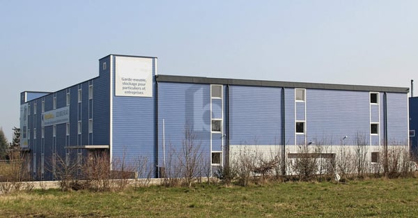 LOCAL DE STOCKAGE PRATIQUE (273) 1