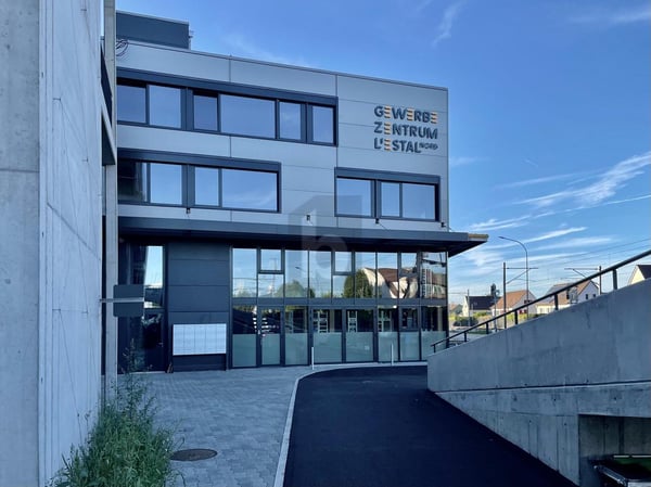 HOCHWERTIG IN REPRÄSENTATIVEM NEUBAU! 1