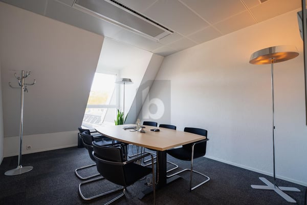 VIELFÄLTIG NUTZBAR, ZENTRAL MIT SEESICHT 1