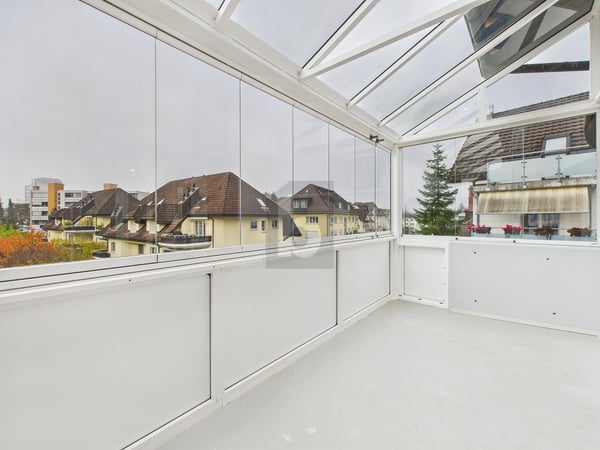 SEHR GROSSZÜGIGER GRUNDRISS MIT ZWEI BALKONEN 1