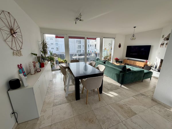 CLAIR, CALME ET CONFORTABLE AVEC VÉRANDA 2