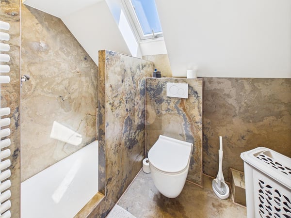 TRAUM-OASE MIT POOL 5