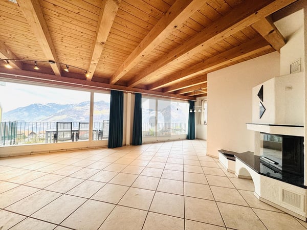 LICHTDURCHFLUTET MIT HERRLICHER AUSSICHT 1