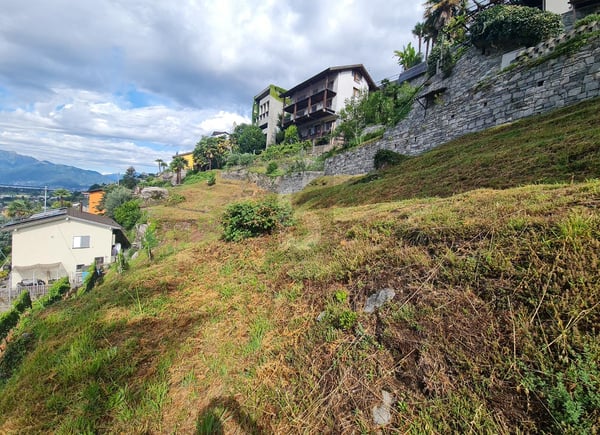 SOLEGGIATO E TRANQUILLO CON VISTA 3