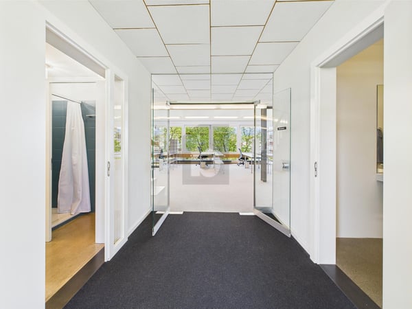 OFFEN, HELL, ZENTRAL 1