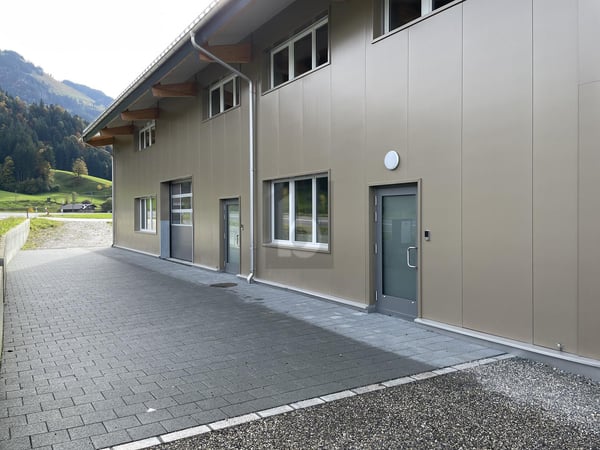 NEUBAU FÜR MASSGESCHNEIDERTE BEDÜRFNISSE 1