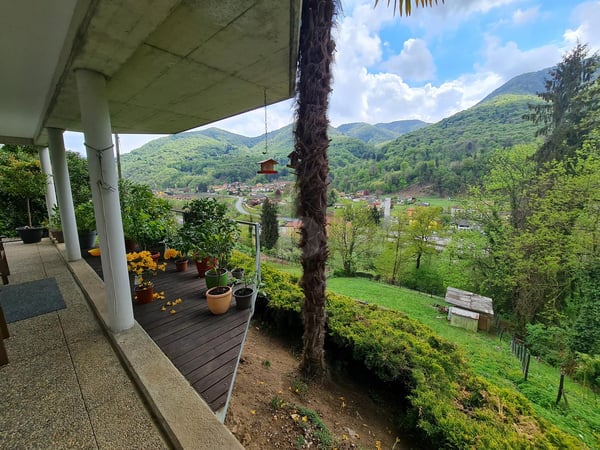 SPAZIOSA E SOLEGGIATO CON TERRENO 4