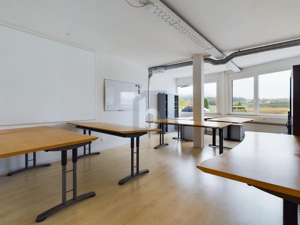 REPRÄSENTATIV / WIRKSAM AN AUTOBAHN A1 4