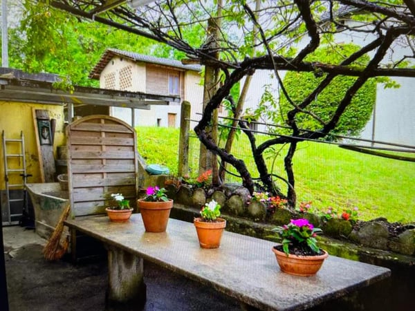 SPAZIOSA CON IMPONENTE CAMINO D'EPOCA 5