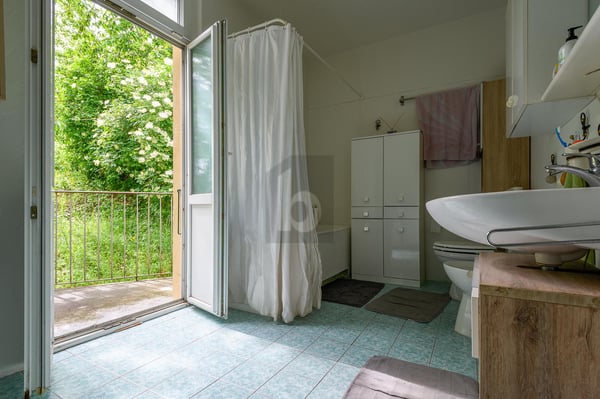 SPAZIOSA CON IMPONENTE CAMINO D'EPOCA 3