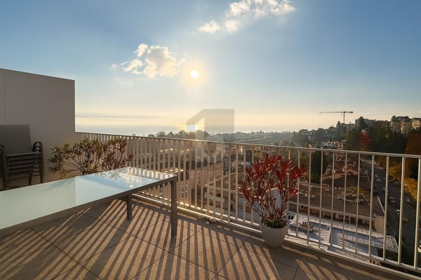 LUMINOSITÉ ET VUE SPECTACULAIRE SUR LE LAC 1