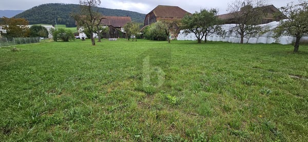 AU CENTRE DU VILLAGE 3