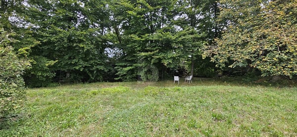 AU CENTRE DU VILLAGE 4