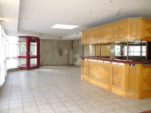 RESTAURANT SANS PAS-DE-PORTE 4