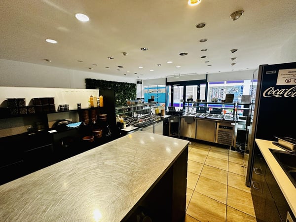 POKE BOWLS, SITUATION IDEALE, EQUIPEMENT COMPLET 2