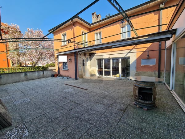 SPAZIOSO CON TERRAZZA 1