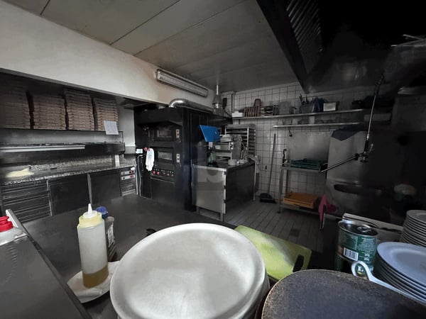 SPACIEUX RESTAURANT AVEC TERRASSE DE 40 PLACES 5