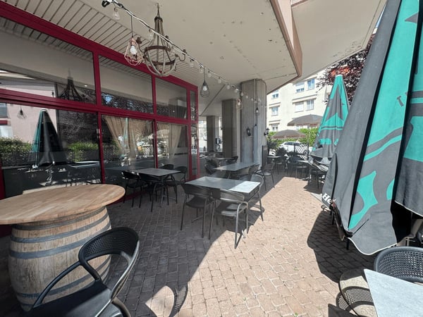 SPACIEUX RESTAURANT AVEC TERRASSE DE 40 PLACES 1