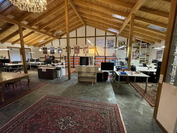 BÜRO, LAGER MIT ZWEI WOHNUNGEN 3