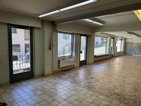 EMPLACEMENT PREMIUM 4