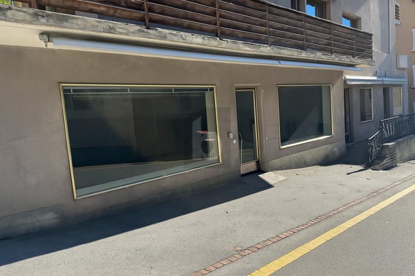 EMPLACEMENT PREMIUM 1