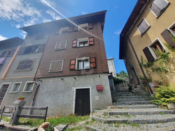 NEL CUORE DEL PAESE CON TANTO POTENZIALE 2