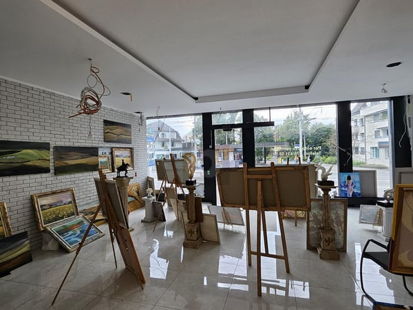 LADEN, STUDIO, BÜRO, ATELIER AN TOPLAGE 3