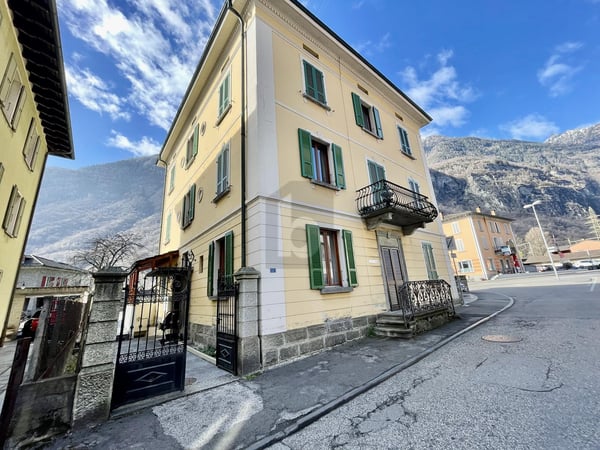 CASA DA 4 APPARTAMENTI INTERESSANTE 1