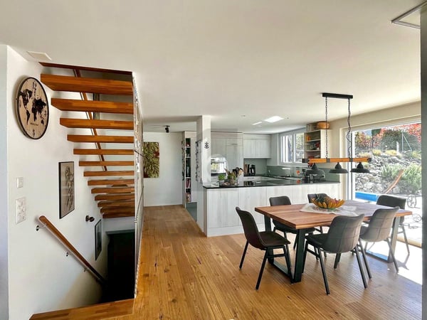 GARTEN MIT POOL UND ATTRAKTIVER BAURECHTSZINS 3