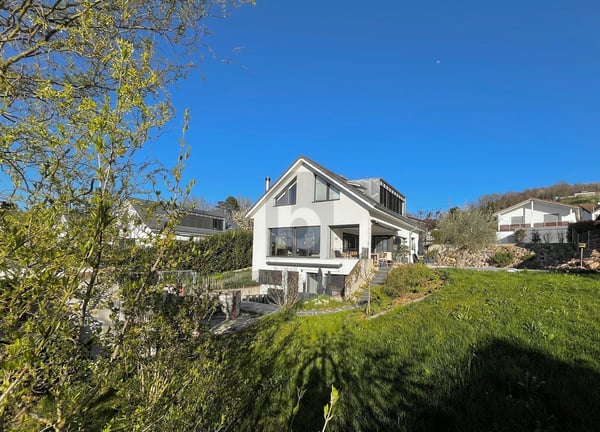 GARTEN MIT POOL UND ATTRAKTIVER BAURECHTSZINS 5