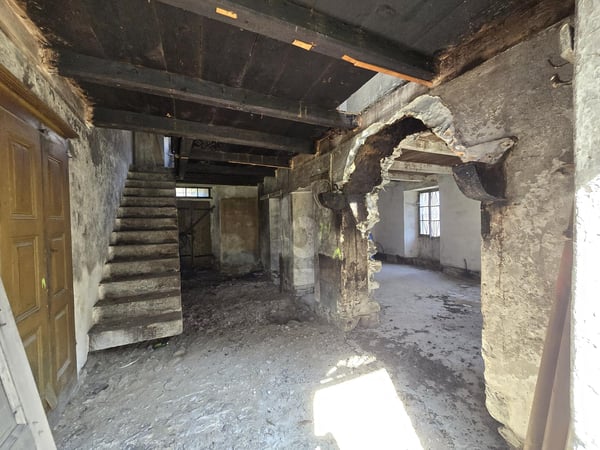 SPAZIOSO E SOLEGGIATO CON AMPIO TERRENO 5