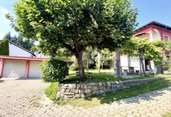 UNIFAMILIARE-BIFAMILIARE CON GIARDINO 5