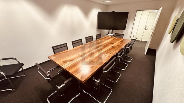 LICHTDURCHFLUTET, GERÄUMIG, MITTEN IN DER STADT 2