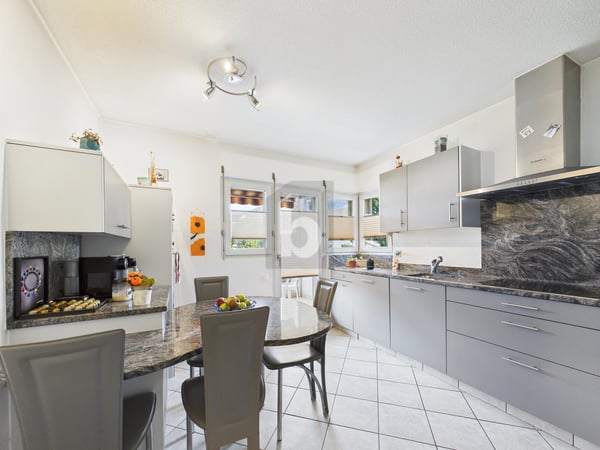 SPACIEUX ET LUMINEUX AVEC UNE VUE MAGNIFIQUE 2