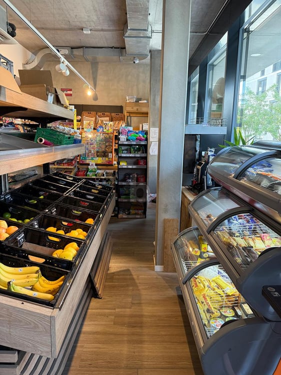 MODERNE AVEC CLIENTÈLE FIDÈLE 4
