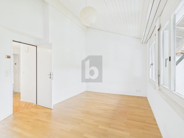 STILVOLL MIT GALERIE UND CHEMINÉE 3
