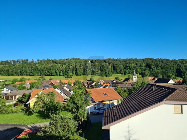 SONNIG, KLIMATISIERT MIT BALKON UND E-LADESTATION 1