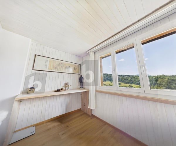SONNIGES AUSSICHTSJUWEL DIREKT AM WALDRAND 4